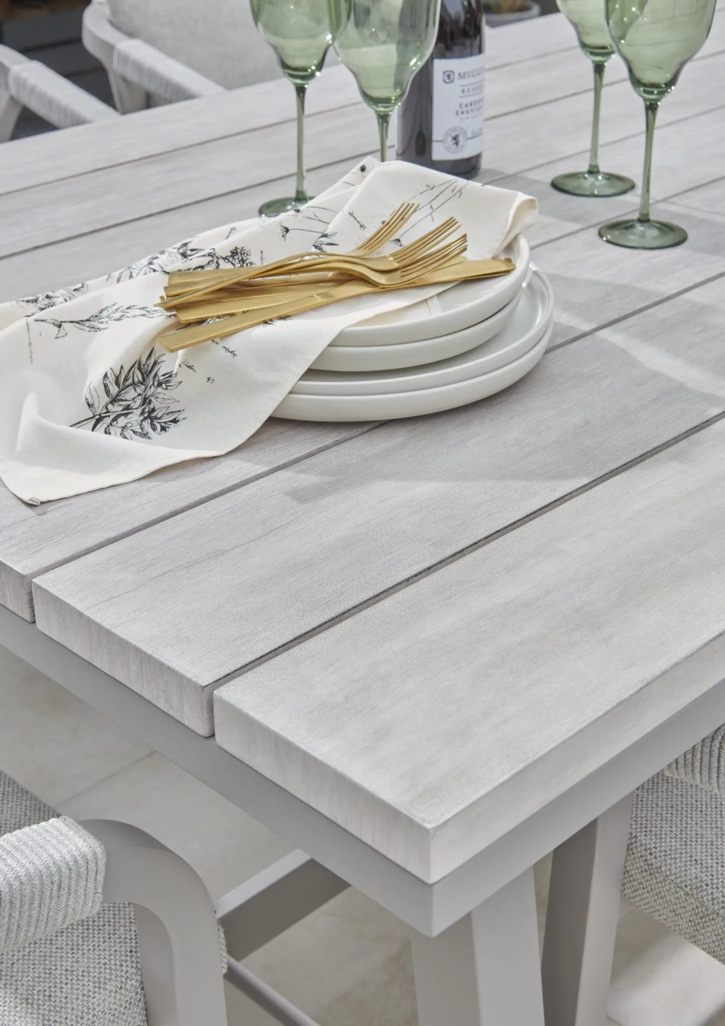 011115 0400C Como dining table top detail LIFESTYLE scaled - Garden Furniture - Kettler Como 6 Seat Dining Set